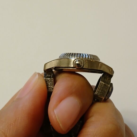 Vtg Bonetto Japan MOP Dial Colorful Charm Silver Tone Bracelet Watch - Tarnish - Picture 8 of 16